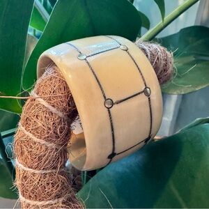 Iris Apfel Estate! Tan (Aged bone) Bangle Bracelet w/ pretty gold inlay details!